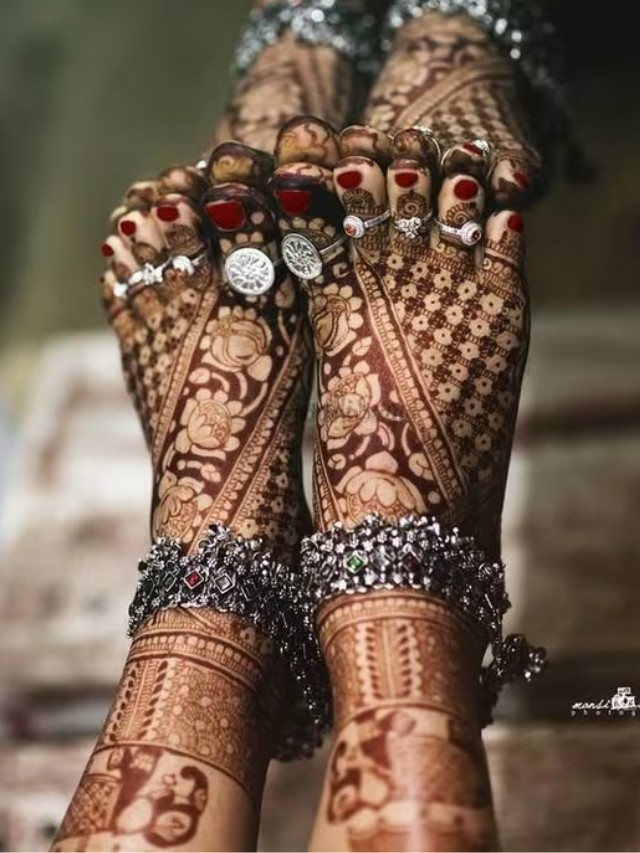 Why Indian Women Wear Silver Rings On Their Toes?